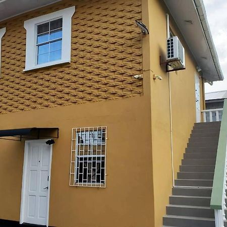 Upstairs 2 Bedroom Avalon Regia Apartment 조지타운 외부 사진